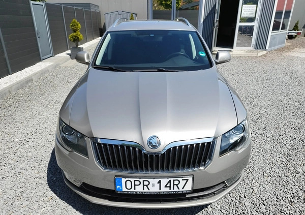 Skoda Superb cena 45900 przebieg: 207553, rok produkcji 2014 z Czerwieńsk małe 436